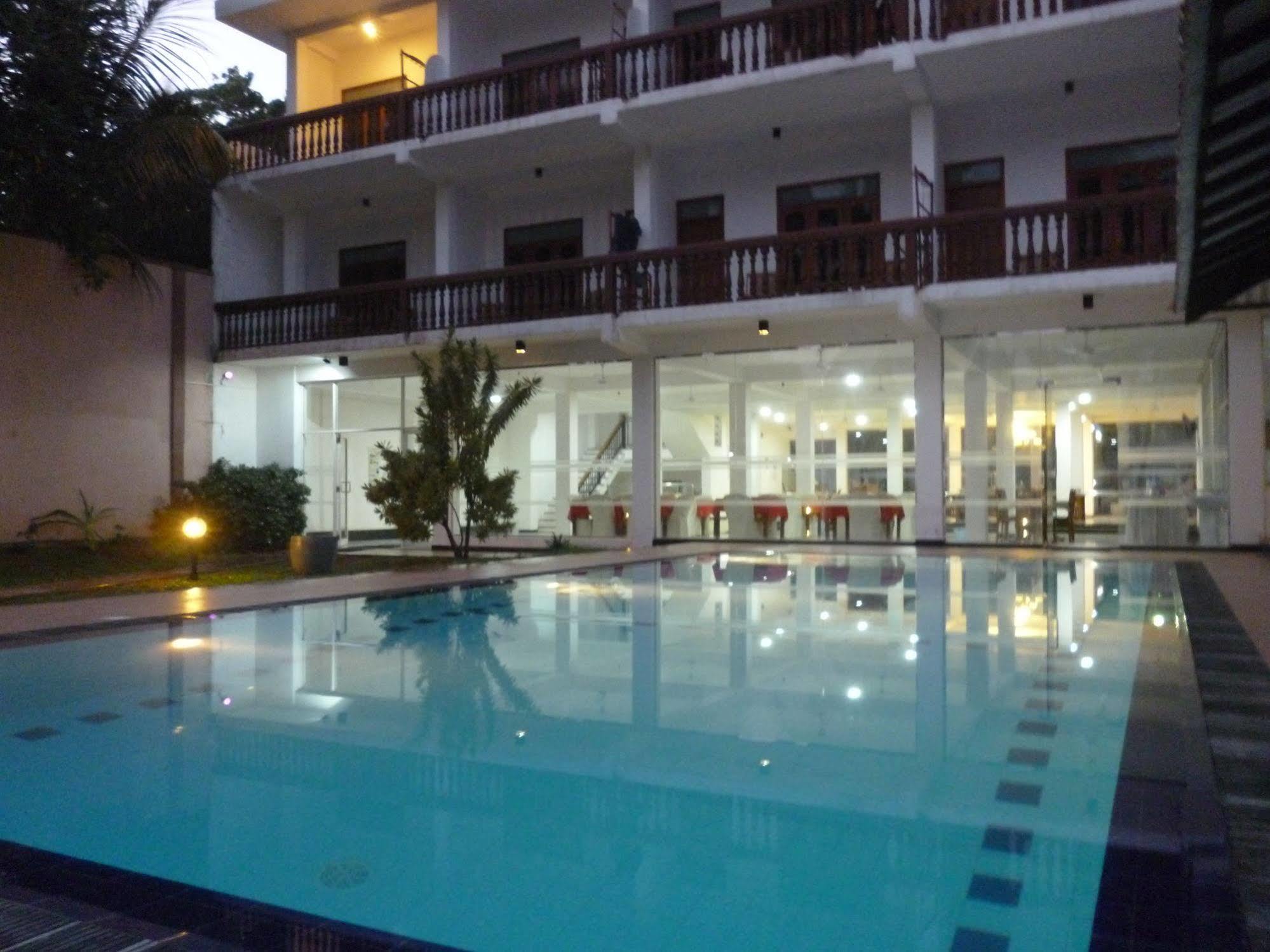 Hotel Ocean View Cottage Hikkaduwa Exterior photo